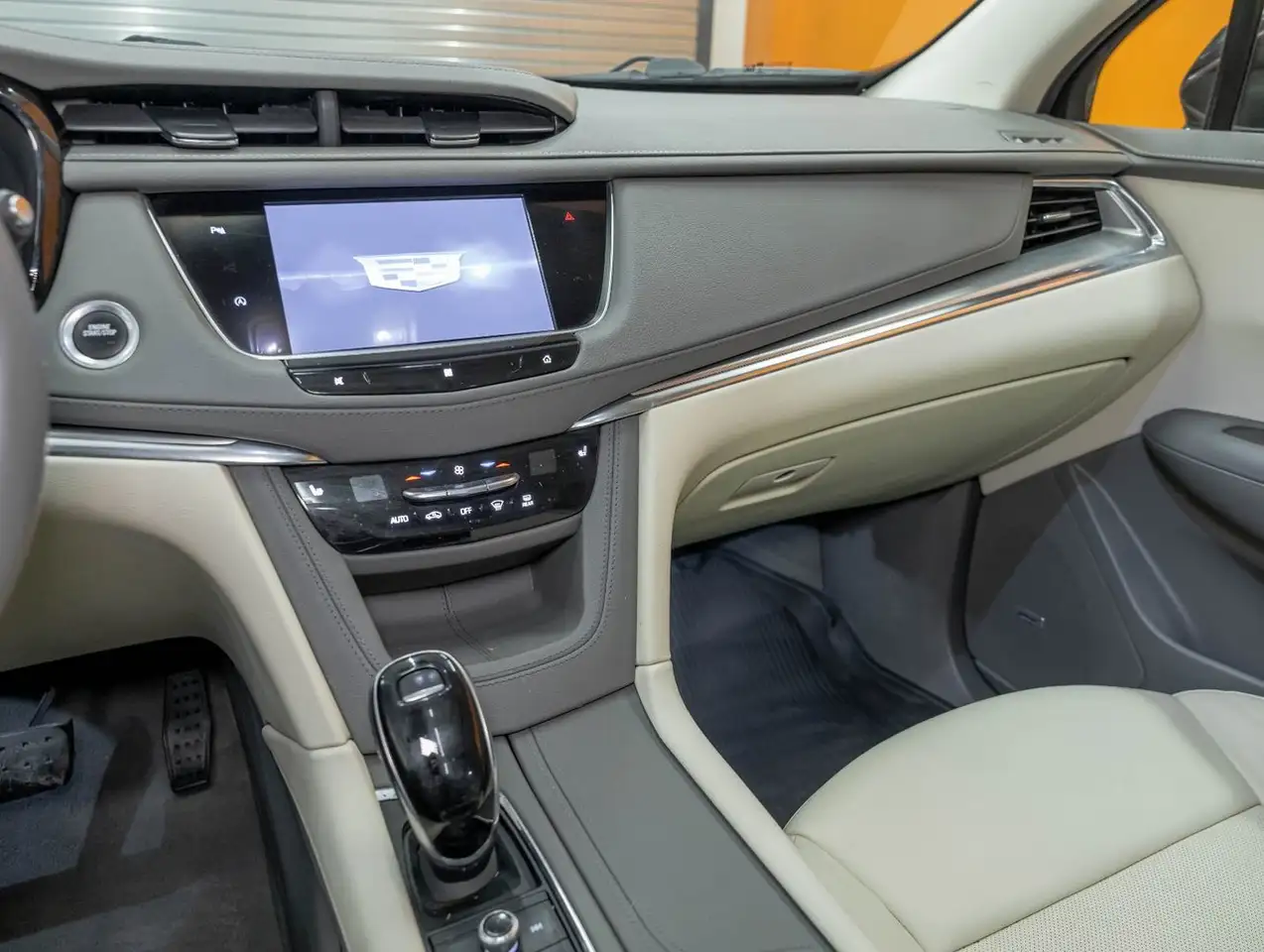 Cadillac XT5 снимка Cadillac XT5