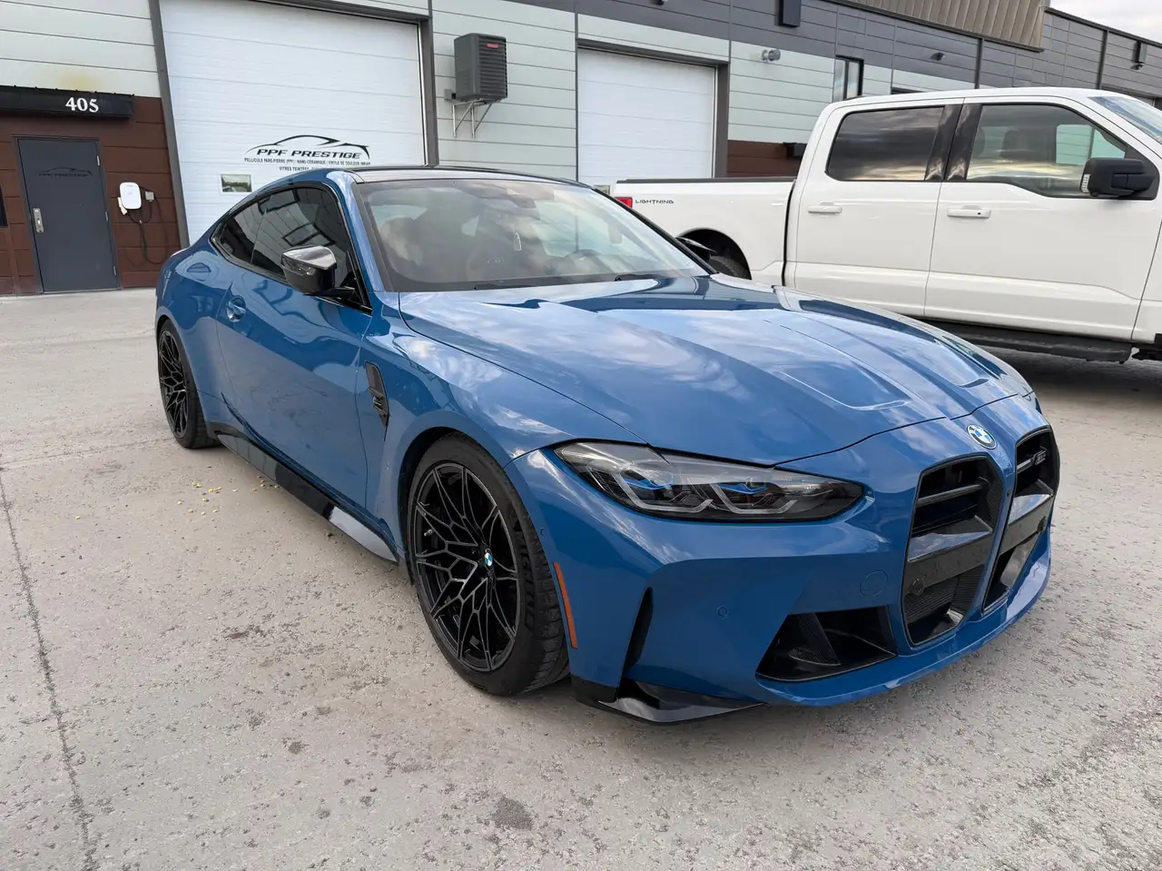 BMW M4 photo BMW M4