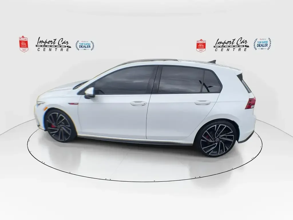 Volkswagen Golf GTI снимка Volkswagen Golf GTI