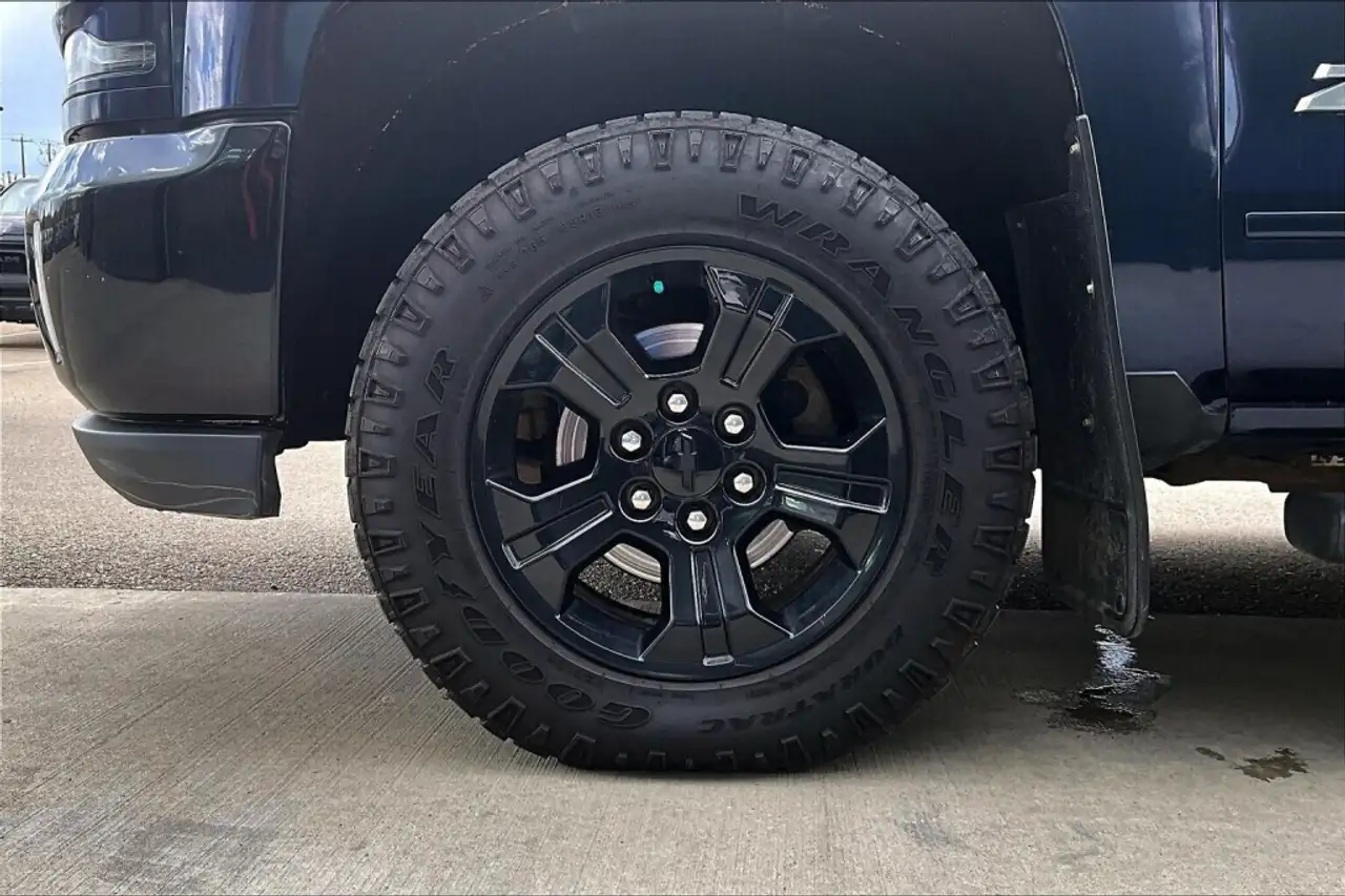 Chevrolet Silverado 1500 снимка Chevrolet Silverado 1500