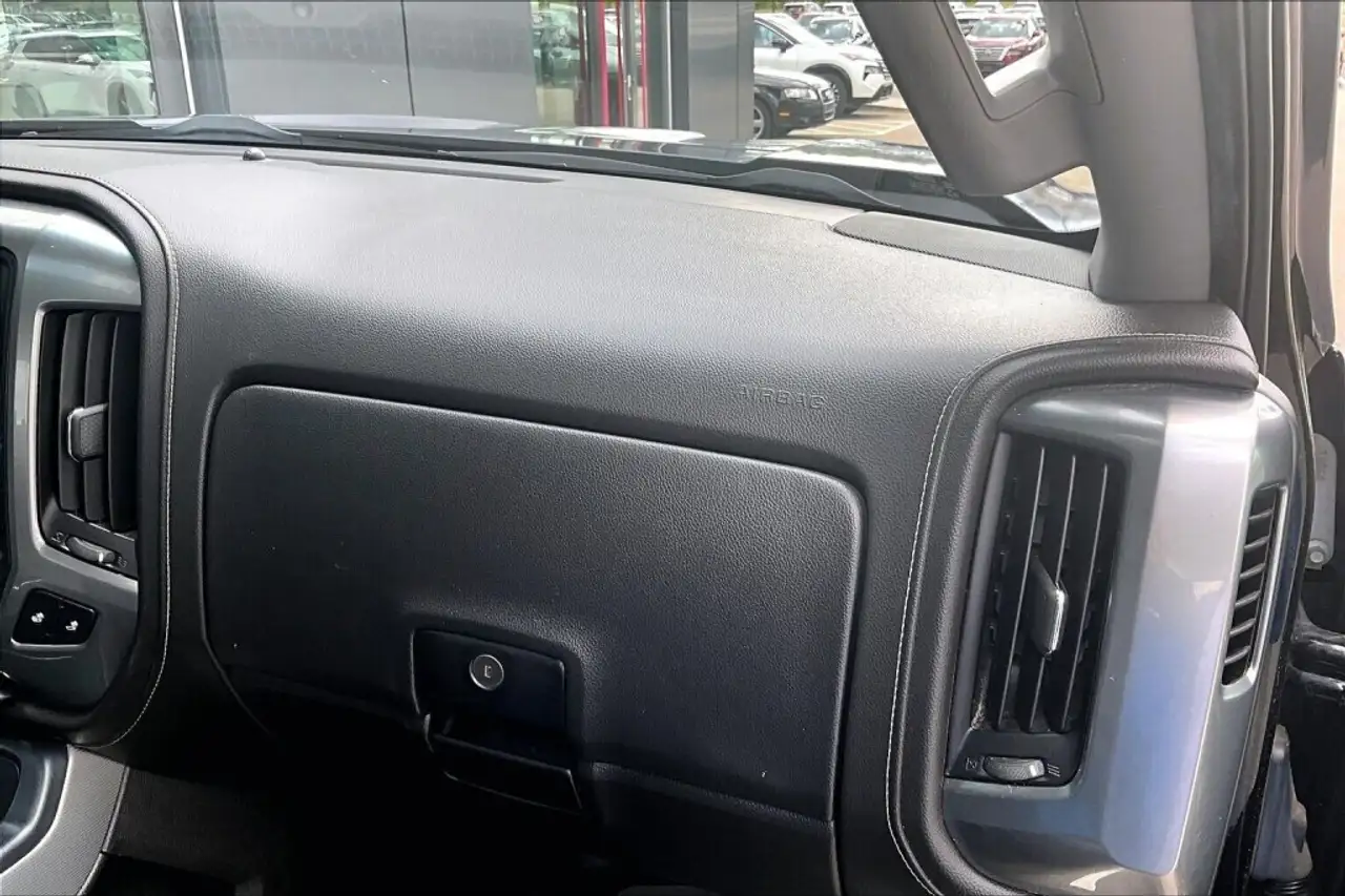 Chevrolet Silverado 1500 снимка Chevrolet Silverado 1500