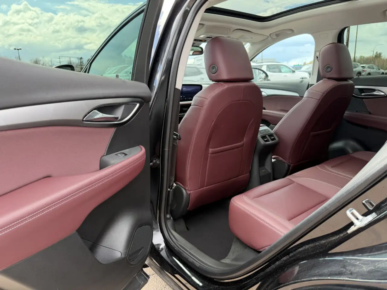 Buick Envision photo Buick Envision