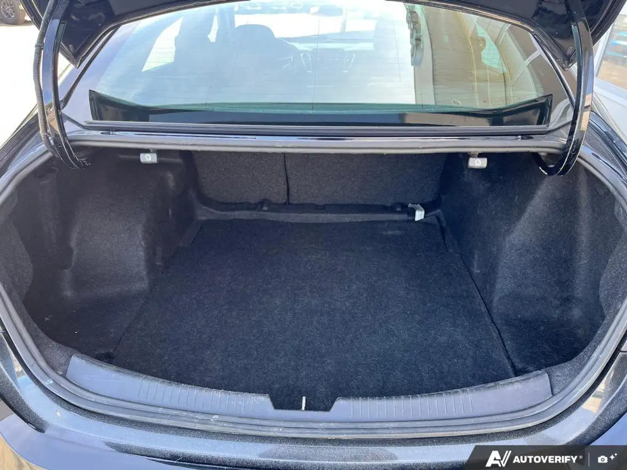 Chevrolet Malibu снимка Chevrolet Malibu