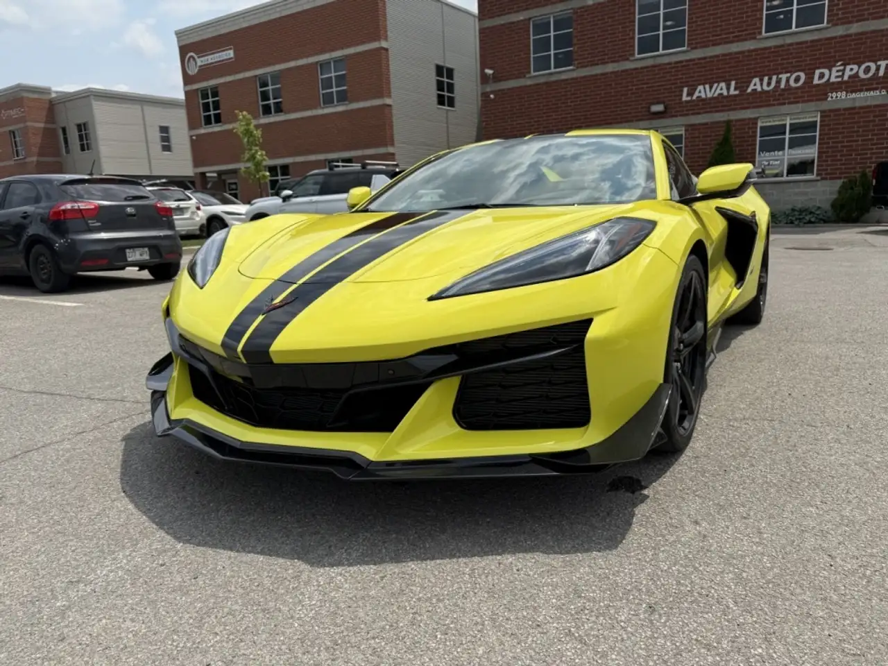 Chevrolet Corvette снимка Chevrolet Corvette