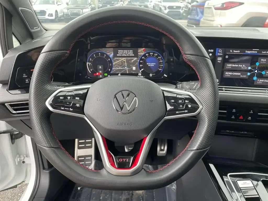 Volkswagen Golf GTI снимка Volkswagen Golf GTI