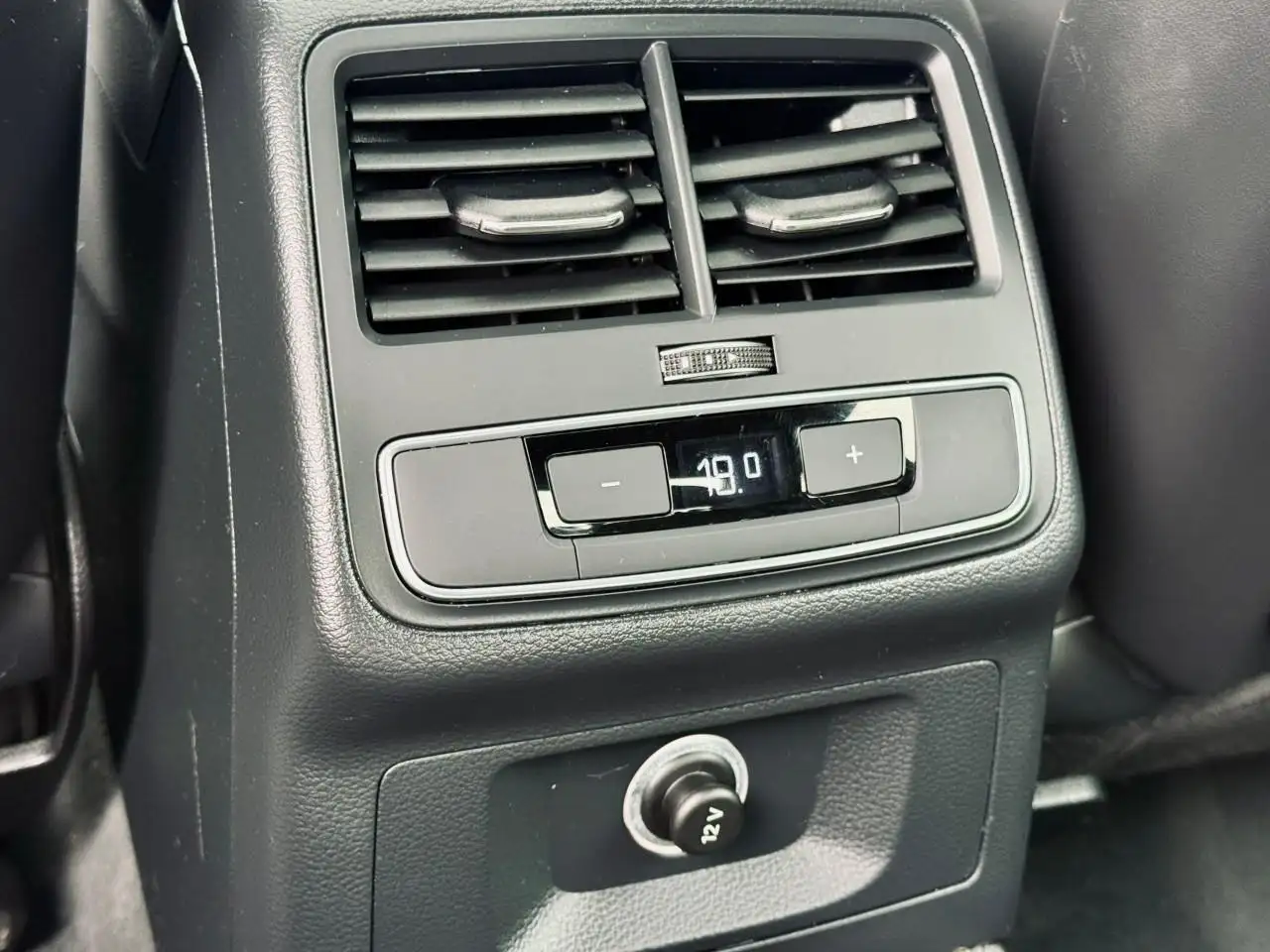 Audi S4 снимка Audi S4