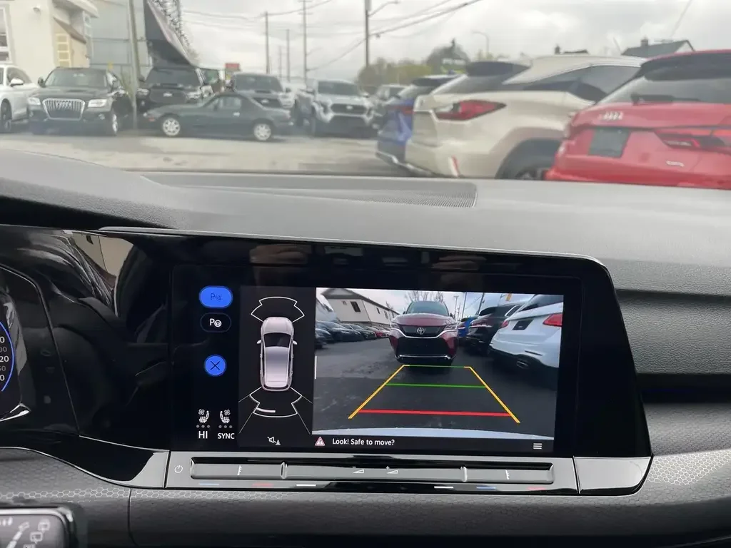 Volkswagen Golf GTI снимка Volkswagen Golf GTI