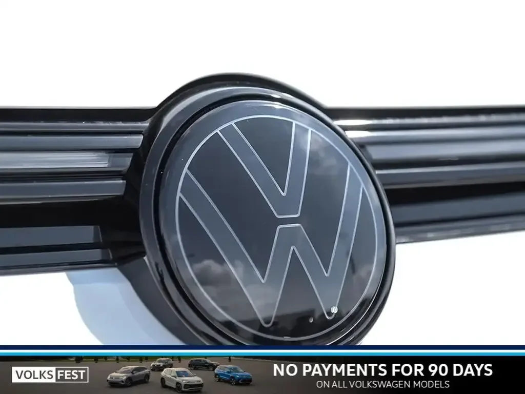 Volkswagen Golf R снимка Volkswagen Golf R
