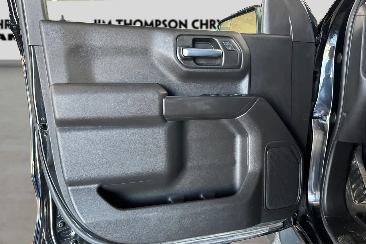 Chevrolet Silverado 1500 снимка Chevrolet Silverado 1500