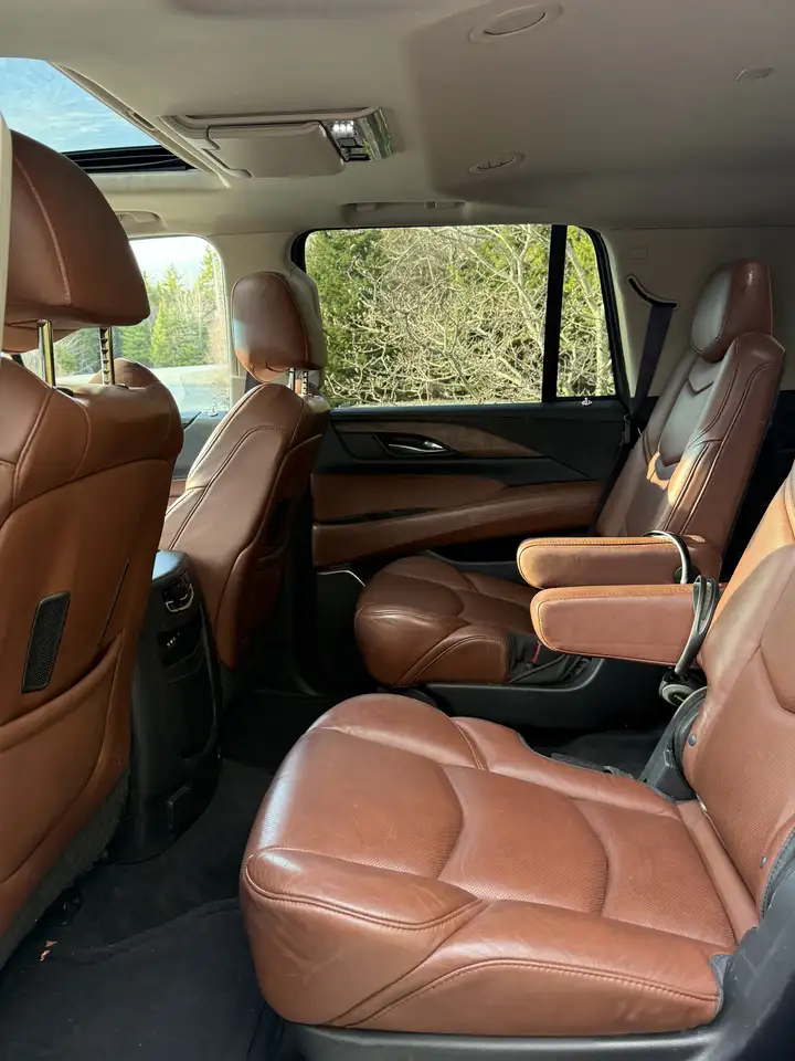 Cadillac Escalade снимка Cadillac Escalade