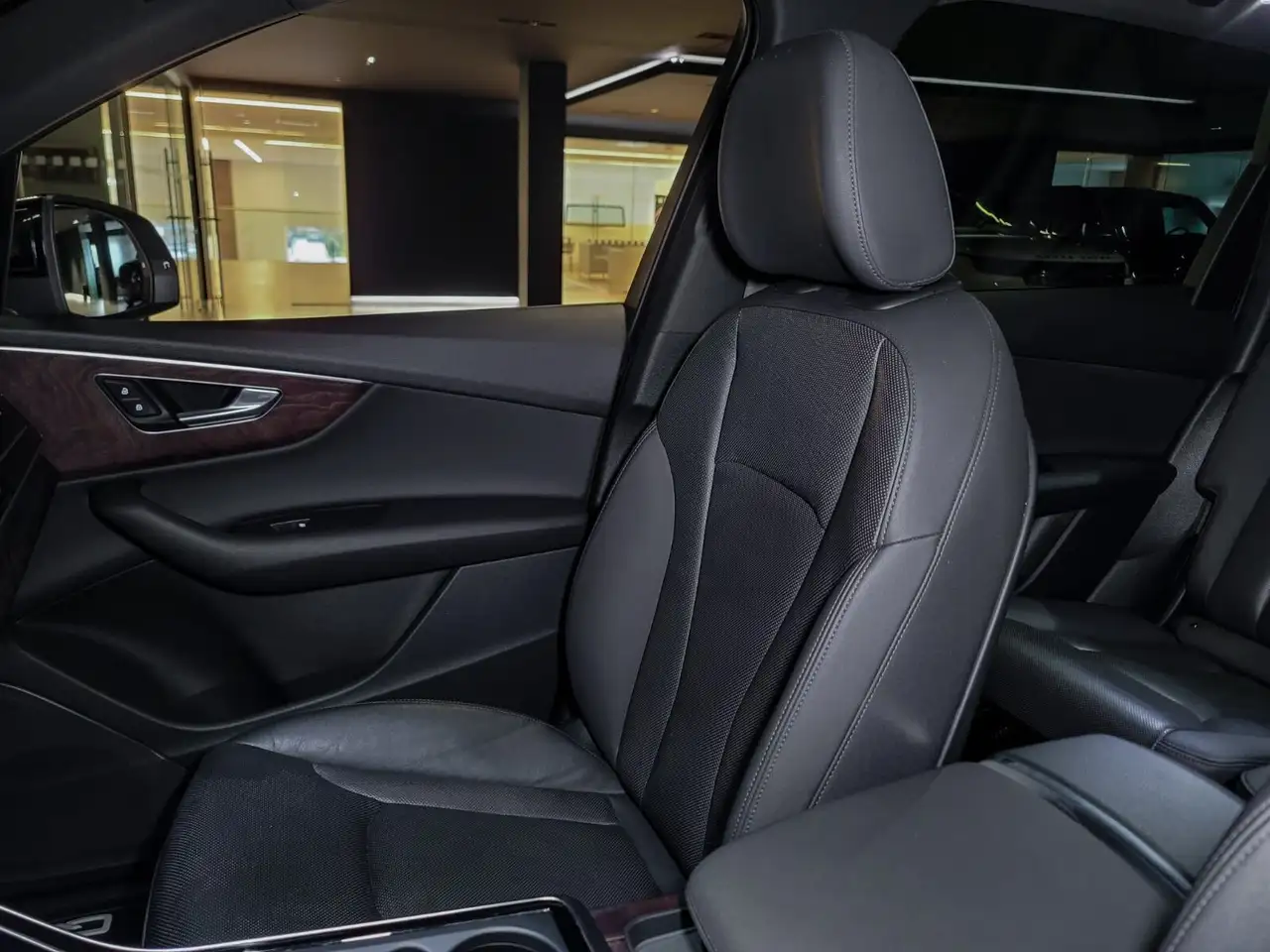 Audi Q7 снимка Audi Q7