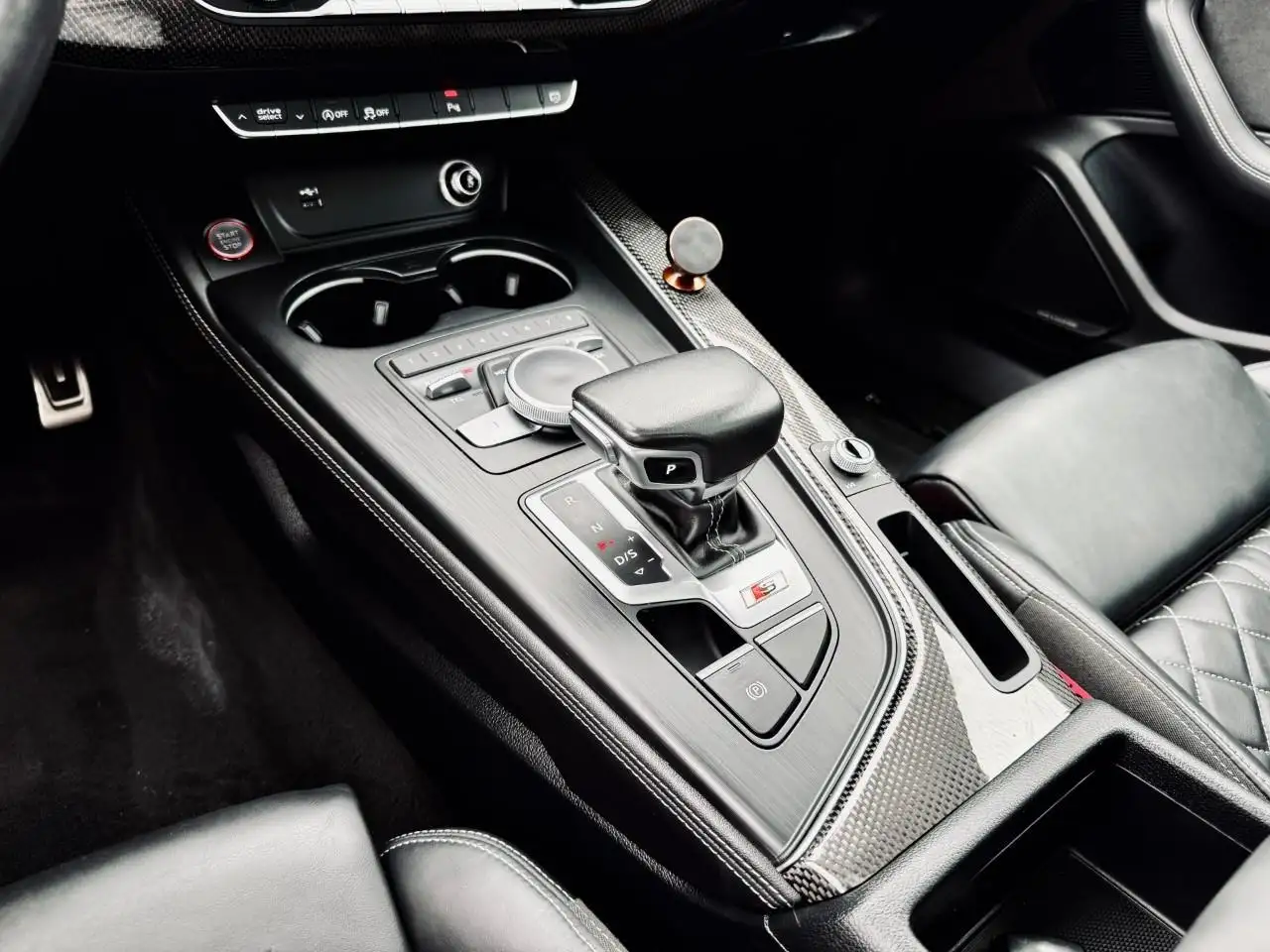 Audi S4 снимка Audi S4
