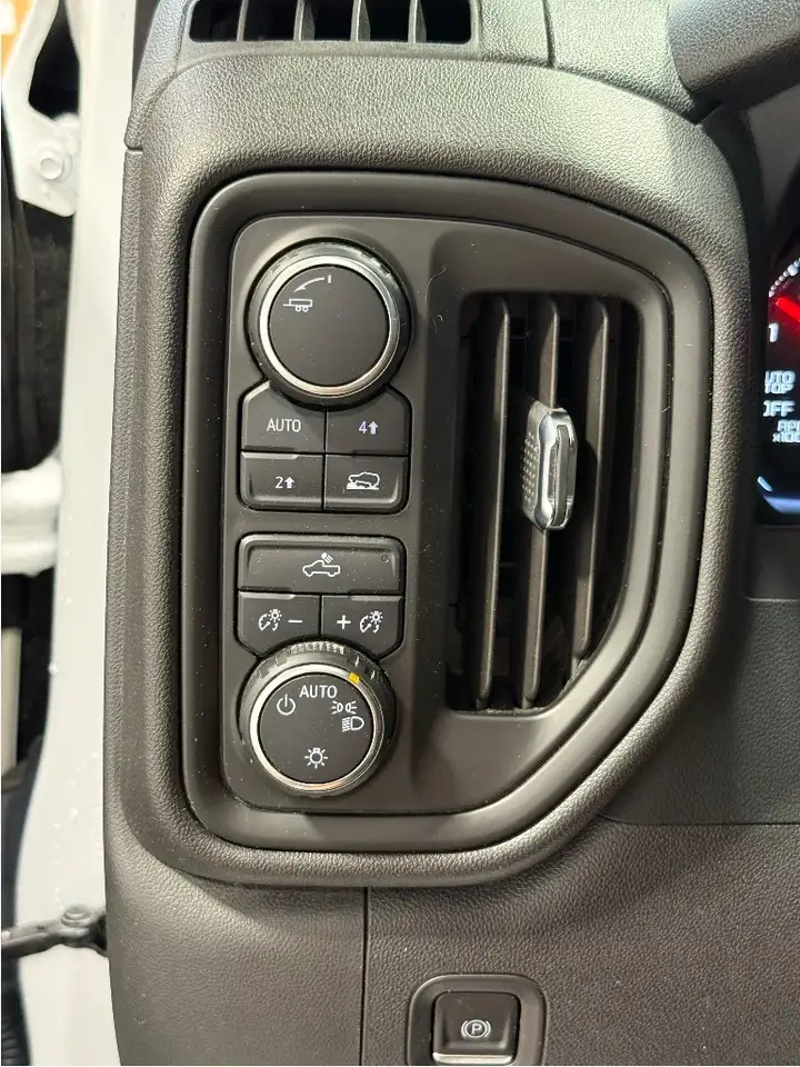 Chevrolet Silverado 1500 снимка Chevrolet Silverado 1500