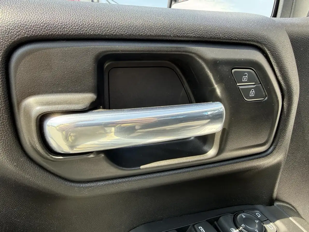 Chevrolet Silverado 1500 photo Chevrolet Silverado 1500