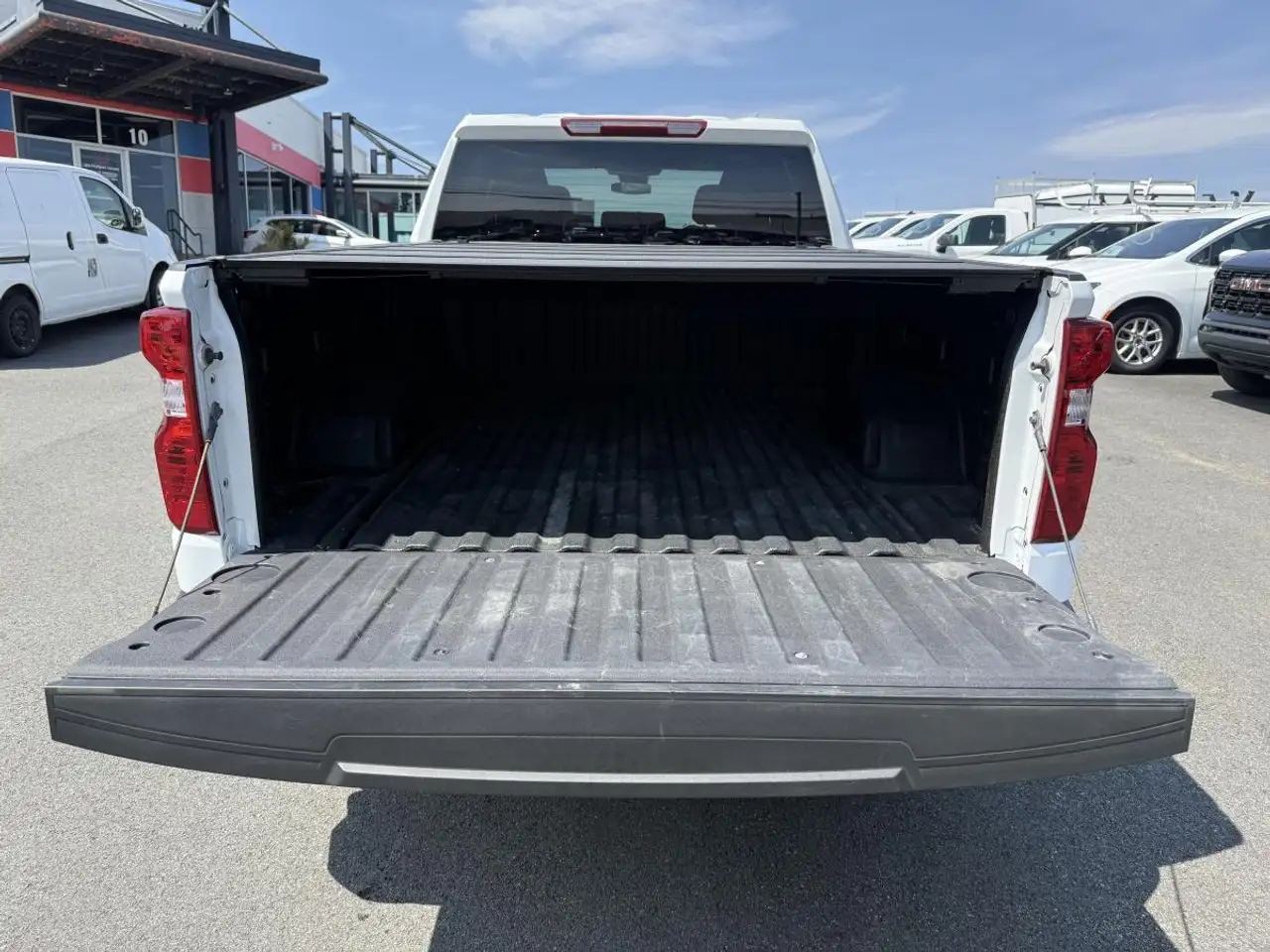 Chevrolet Silverado 1500 photo Chevrolet Silverado 1500