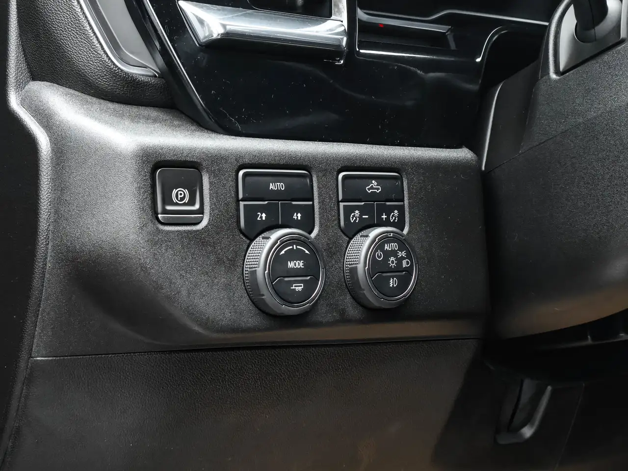 Chevrolet Silverado 1500 photo Chevrolet Silverado 1500