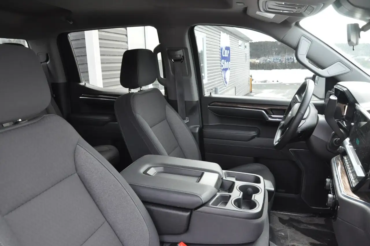 Chevrolet Silverado 1500 снимка Chevrolet Silverado 1500