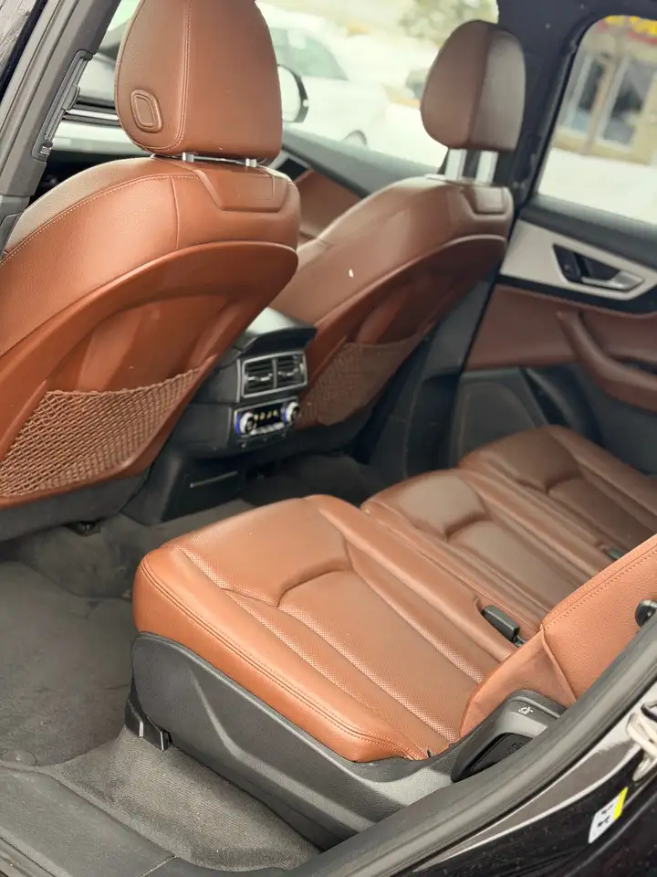Audi Q7 снимка Audi Q7