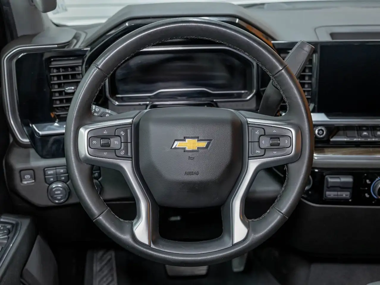 Chevrolet Silverado 1500 снимка Chevrolet Silverado 1500