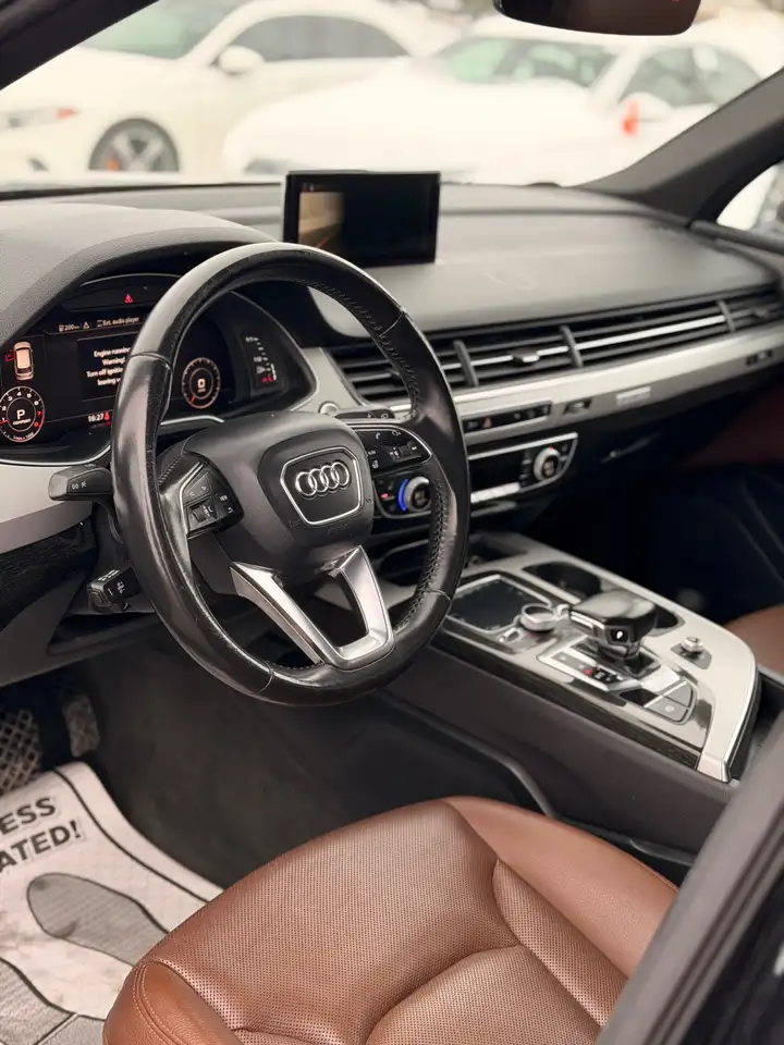 Audi Q7 снимка Audi Q7