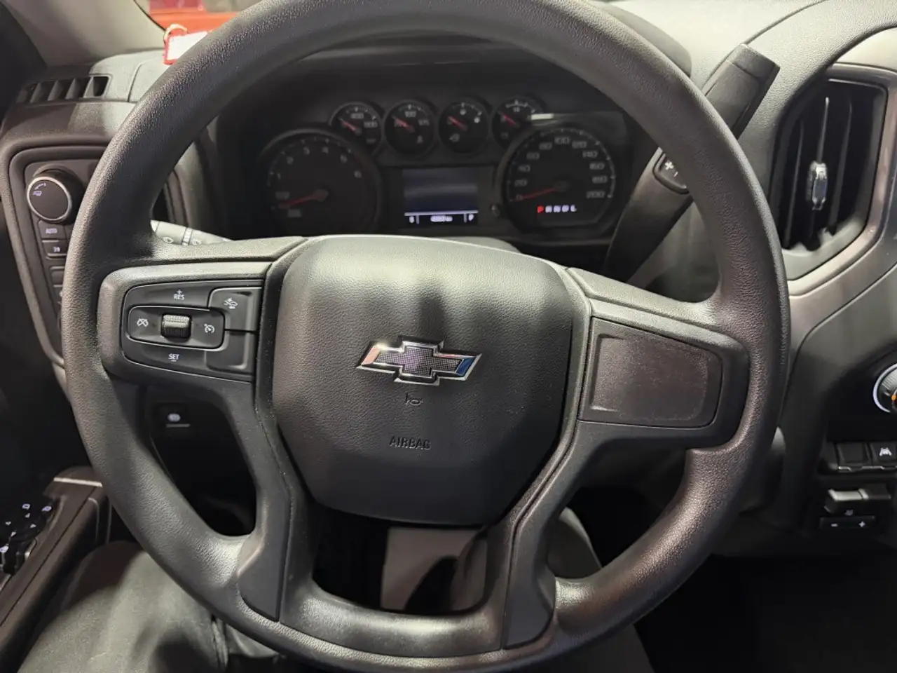 Chevrolet Silverado 1500 снимка Chevrolet Silverado 1500