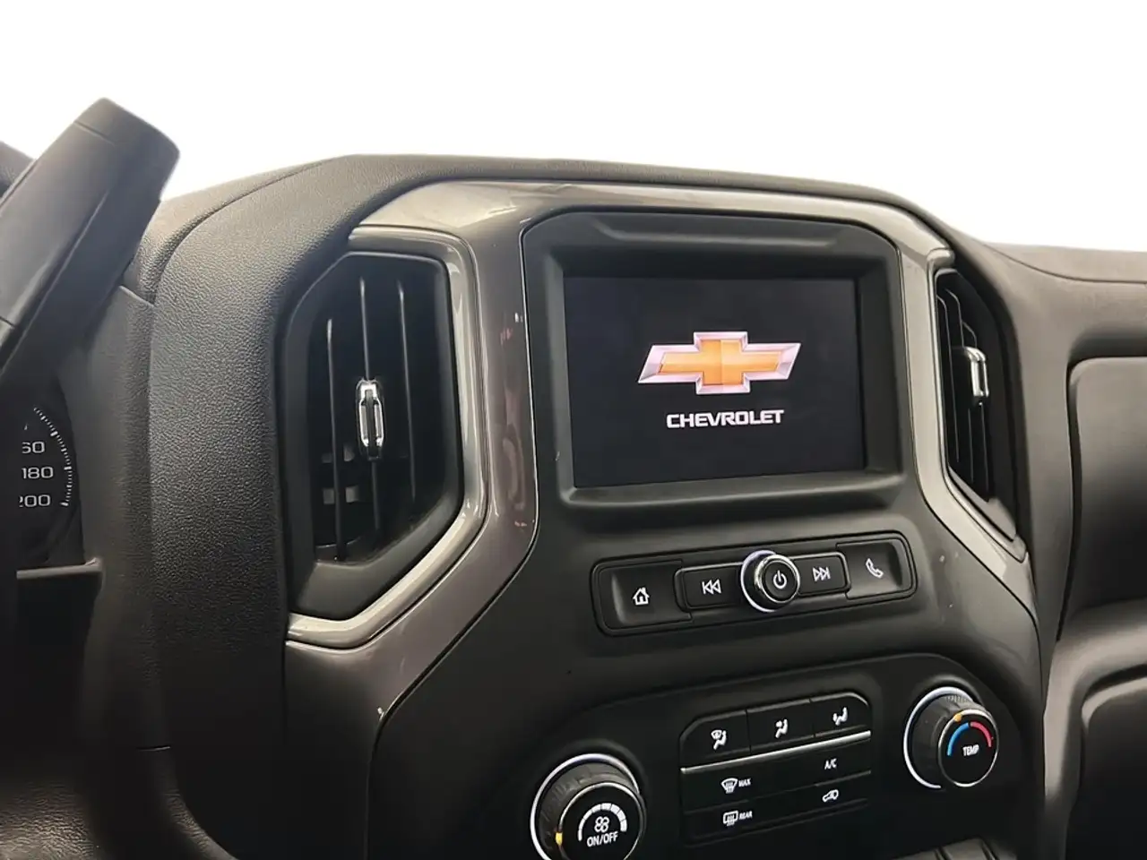 Chevrolet Silverado 1500 photo Chevrolet Silverado 1500