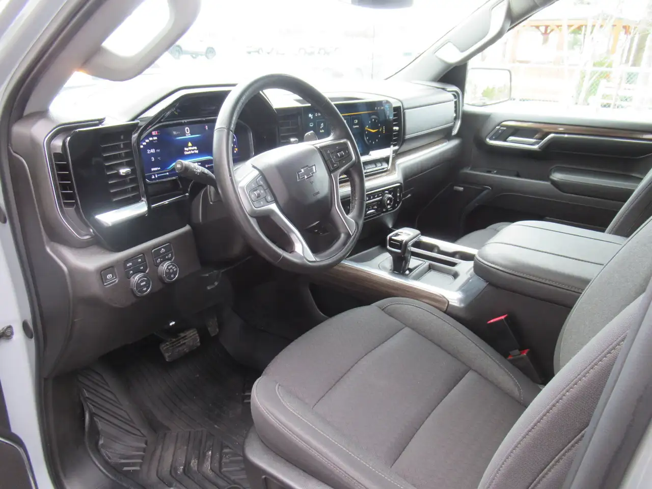 Chevrolet Silverado 1500 снимка Chevrolet Silverado 1500