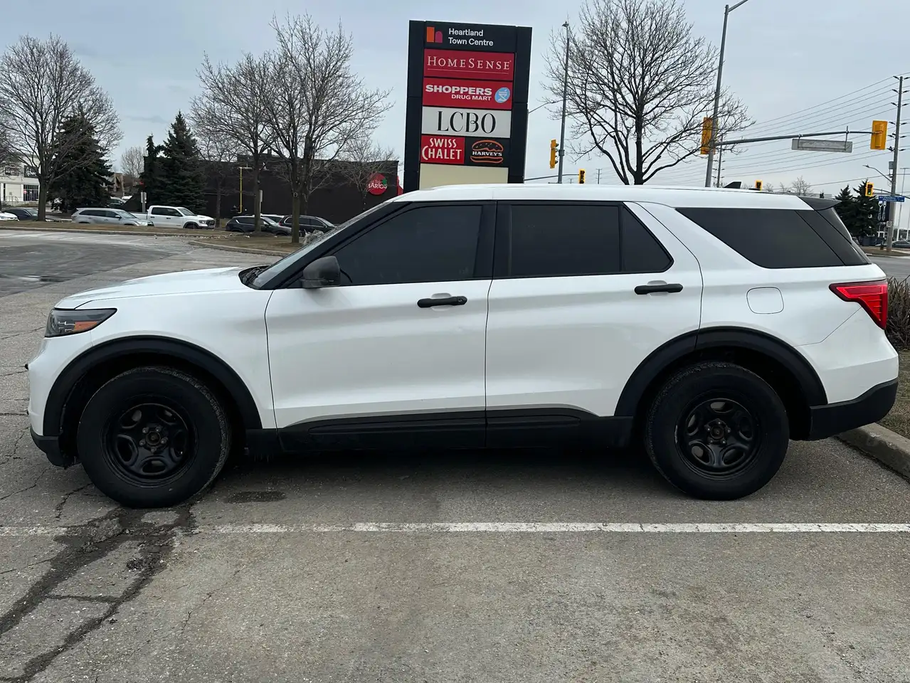 Ford Police Interceptor Utility снимка Ford Police Interceptor Utility