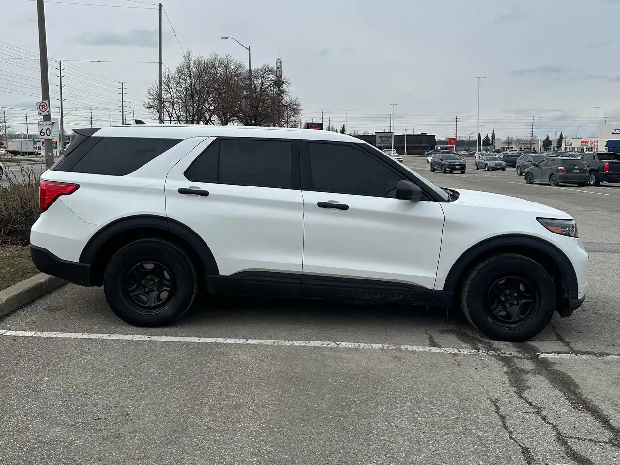 Ford Police Interceptor Utility снимка Ford Police Interceptor Utility