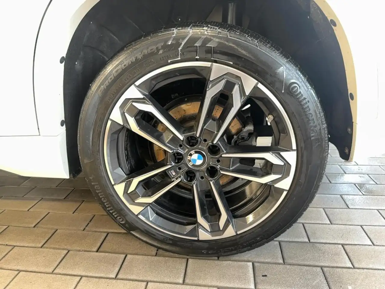 BMW X1 снимка BMW X1