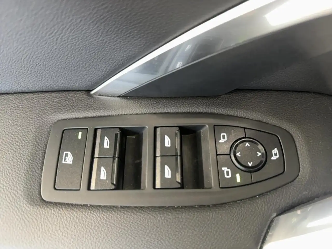 BMW X1 снимка BMW X1