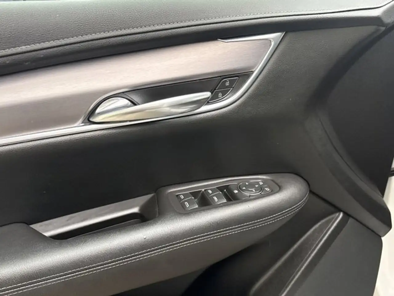 Cadillac XT5 снимка Cadillac XT5