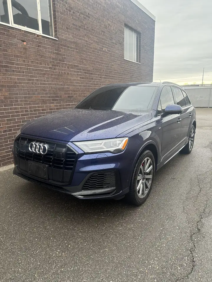 2021 Audi Q7 fotografie 2021 Audi Q7