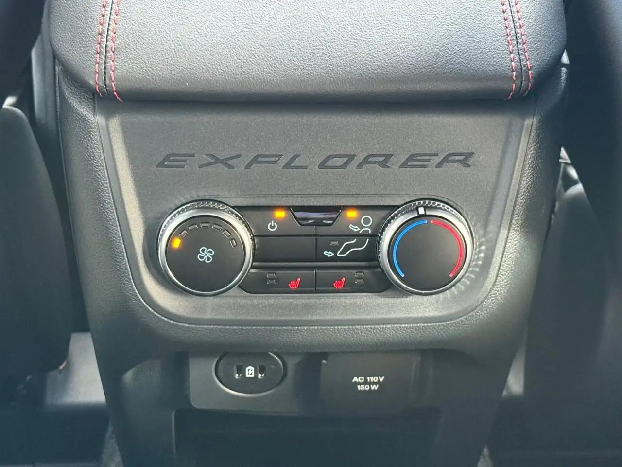 Ford Explorer снимка Ford Explorer