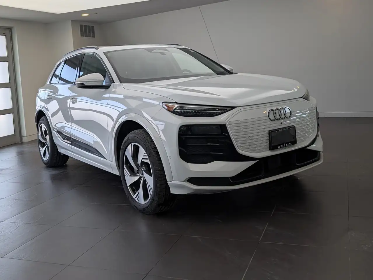 Audi Q6 e-tron photo Audi Q6 e-tron