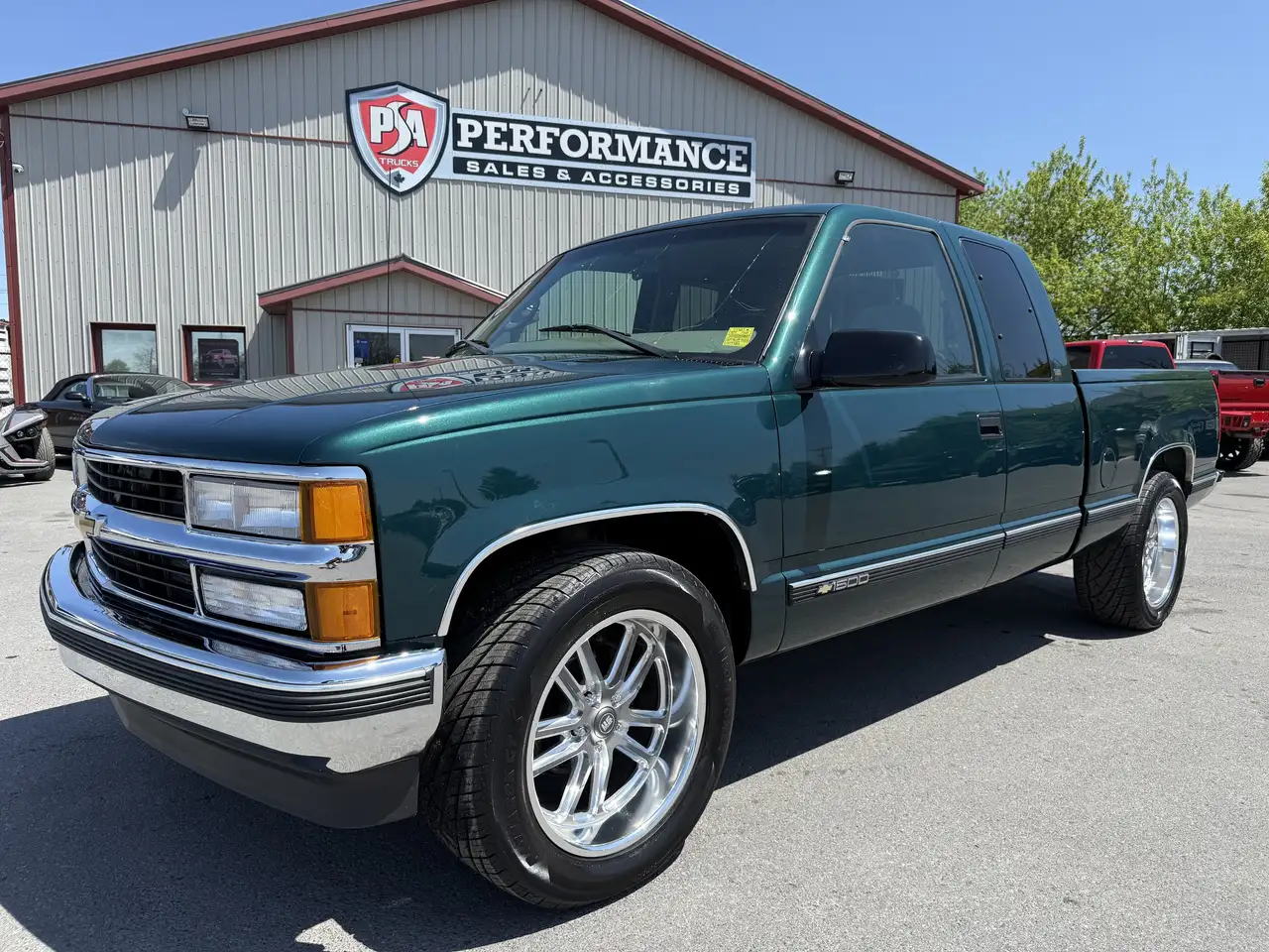 Chevrolet Silverado 1500 снимка Chevrolet Silverado 1500