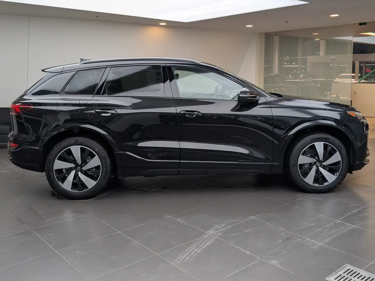 Audi Q6 e-tron снимка Audi Q6 e-tron