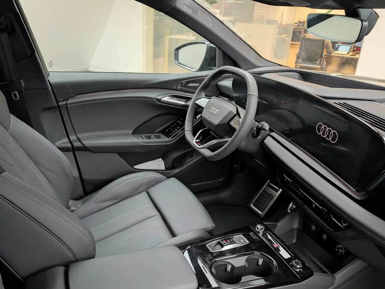 Audi Q6 e-tron photo Audi Q6 e-tron