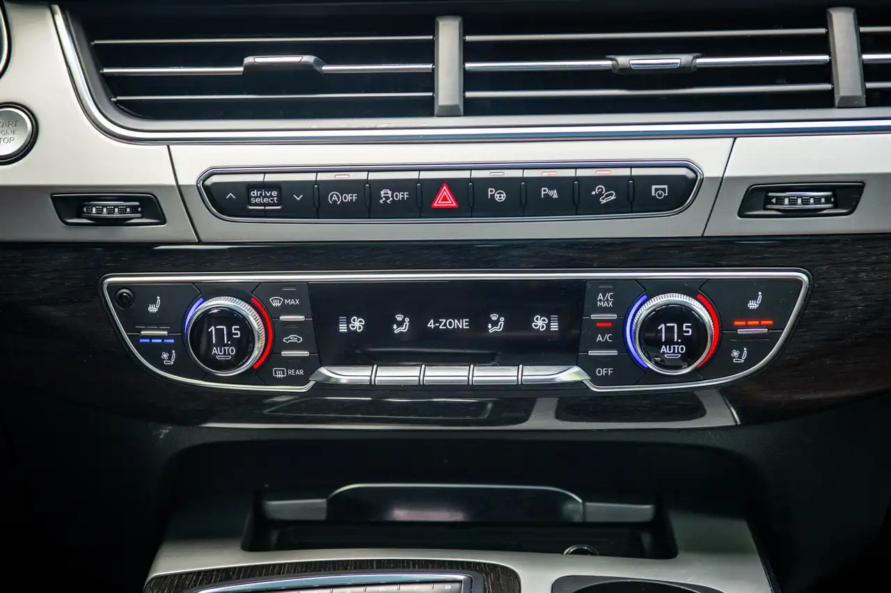 Audi Q7 photo Audi Q7