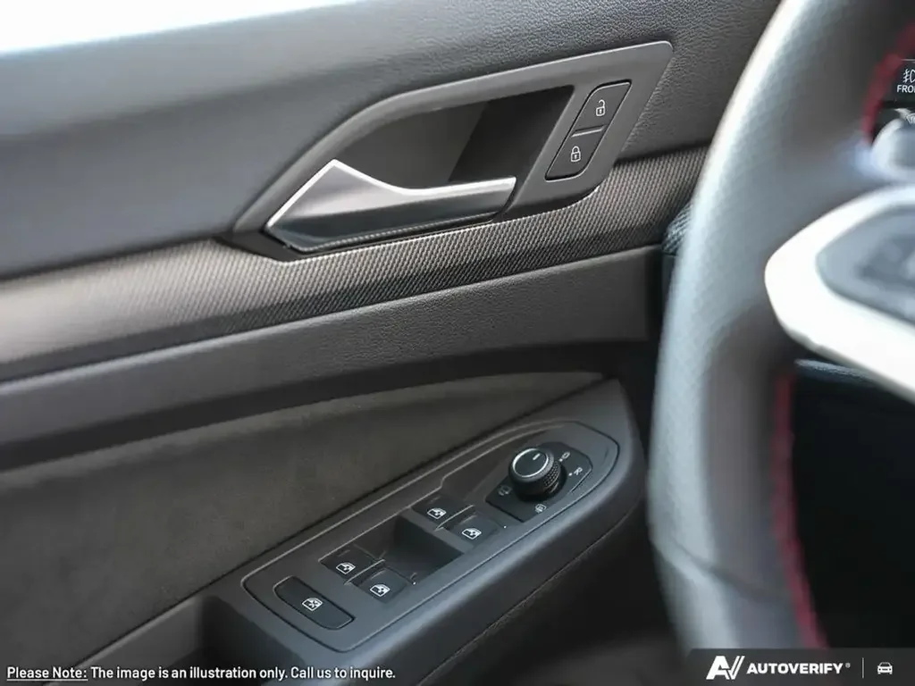 Volkswagen Golf GTI снимка Volkswagen Golf GTI