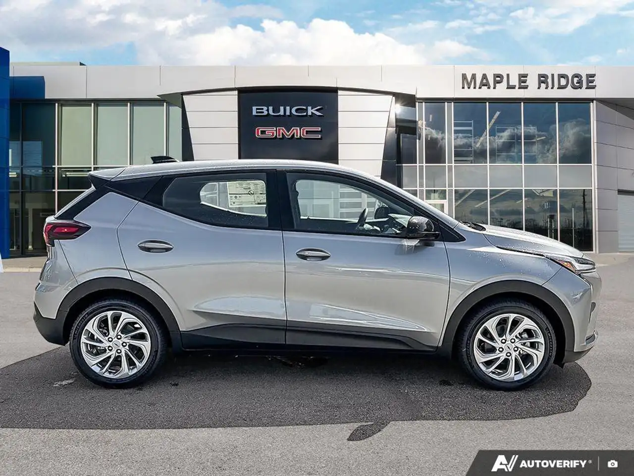 Chevrolet Bolt photo Chevrolet Bolt