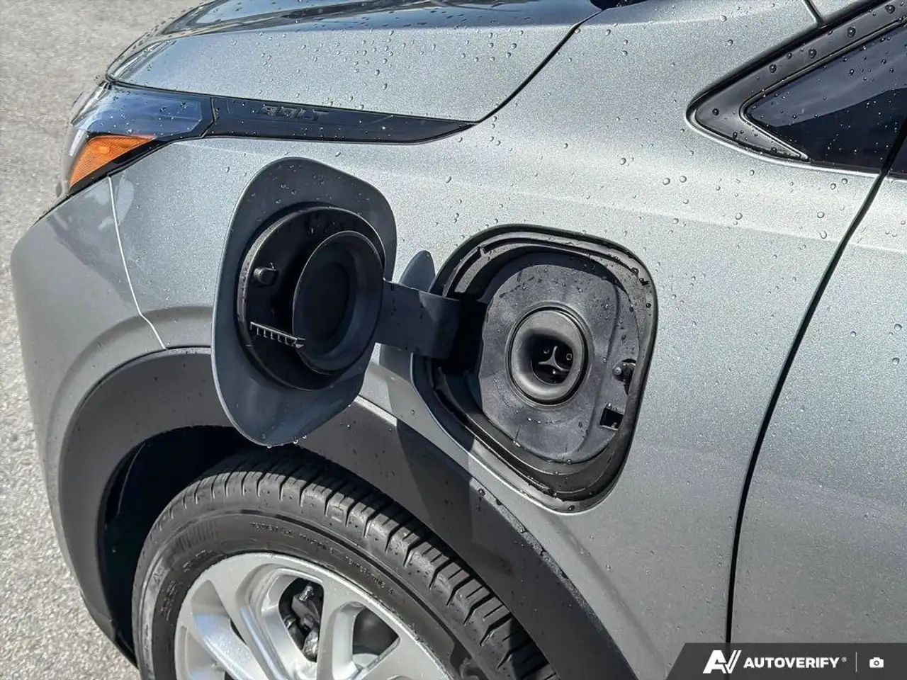 Chevrolet Bolt photo Chevrolet Bolt