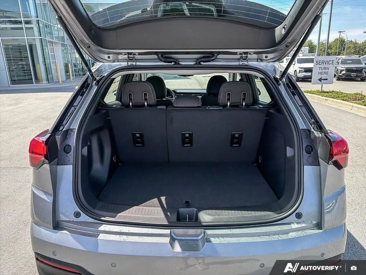 Chevrolet Bolt photo Chevrolet Bolt