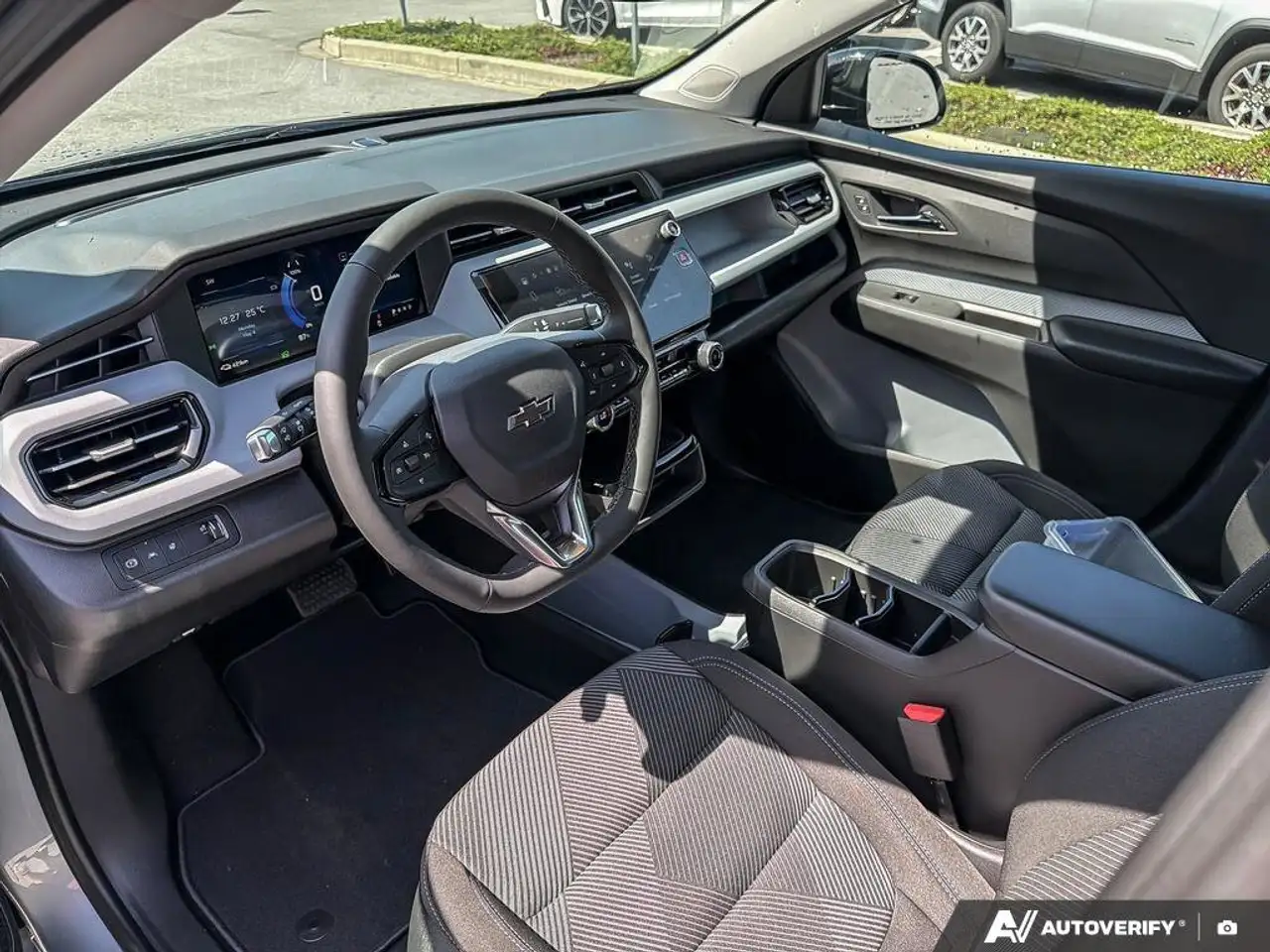 Chevrolet Bolt photo Chevrolet Bolt