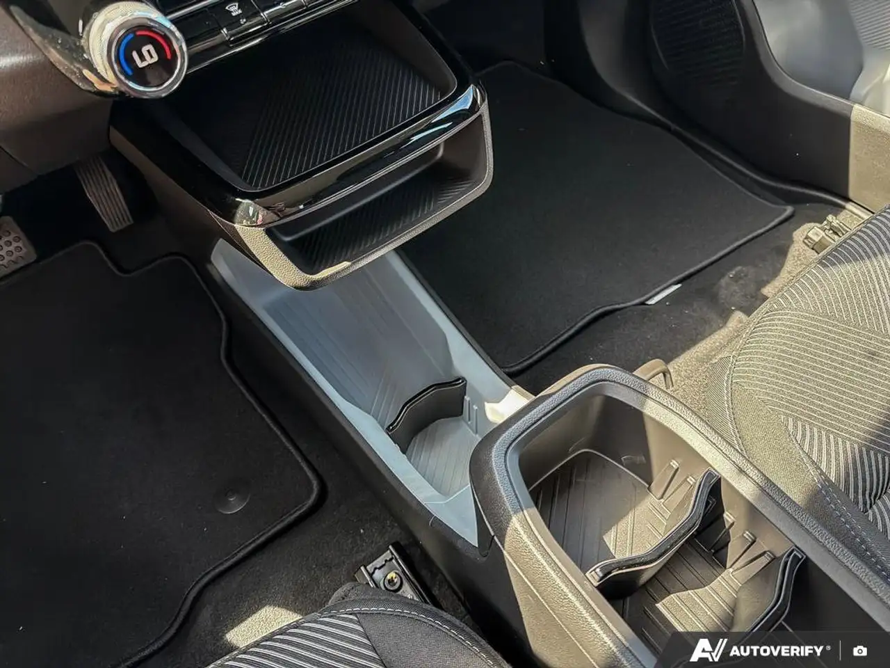 Chevrolet Bolt photo Chevrolet Bolt