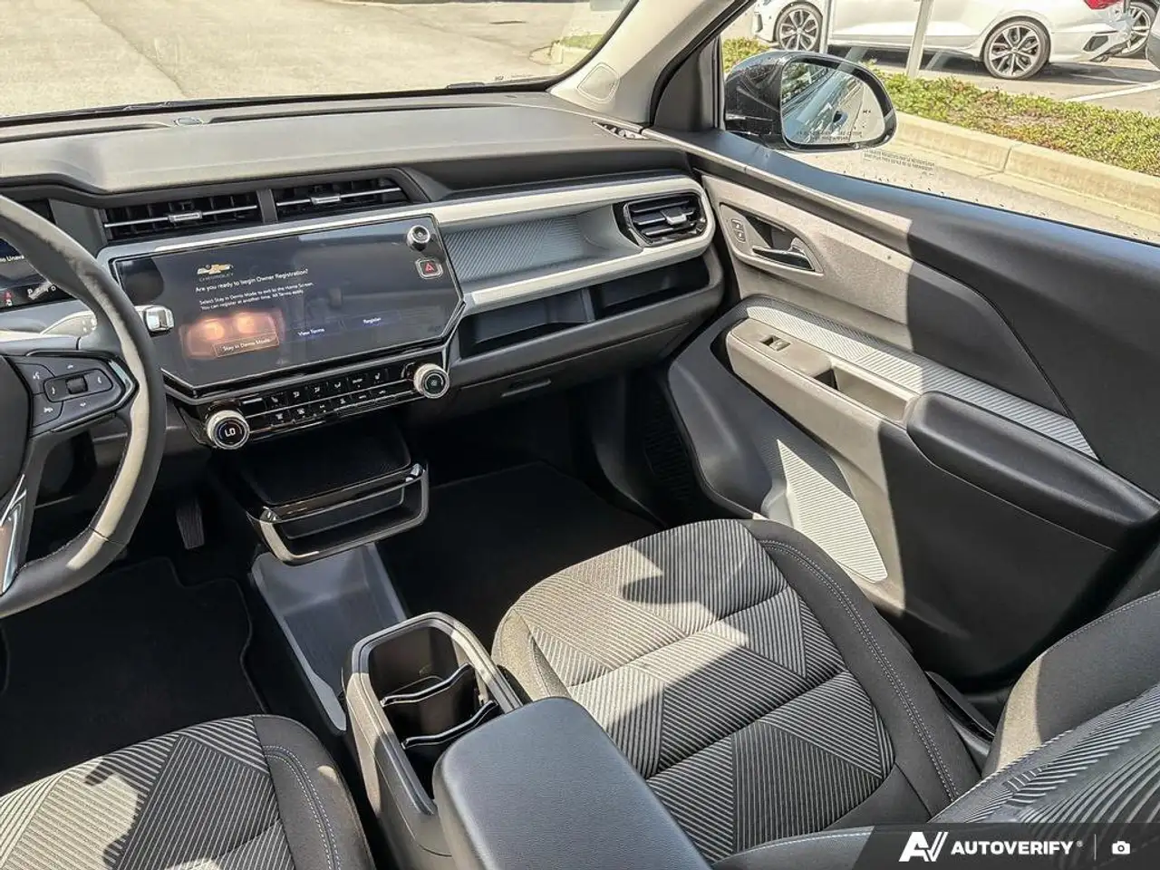 Chevrolet Bolt photo Chevrolet Bolt
