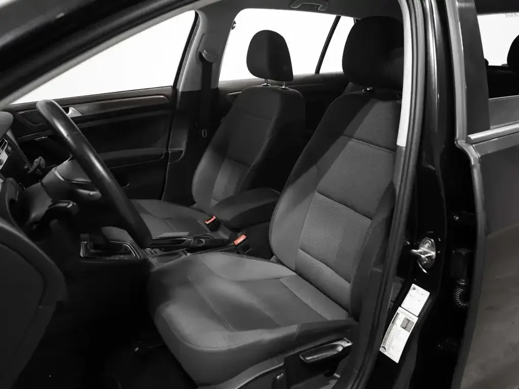 Volkswagen Golf снимка Volkswagen Golf
