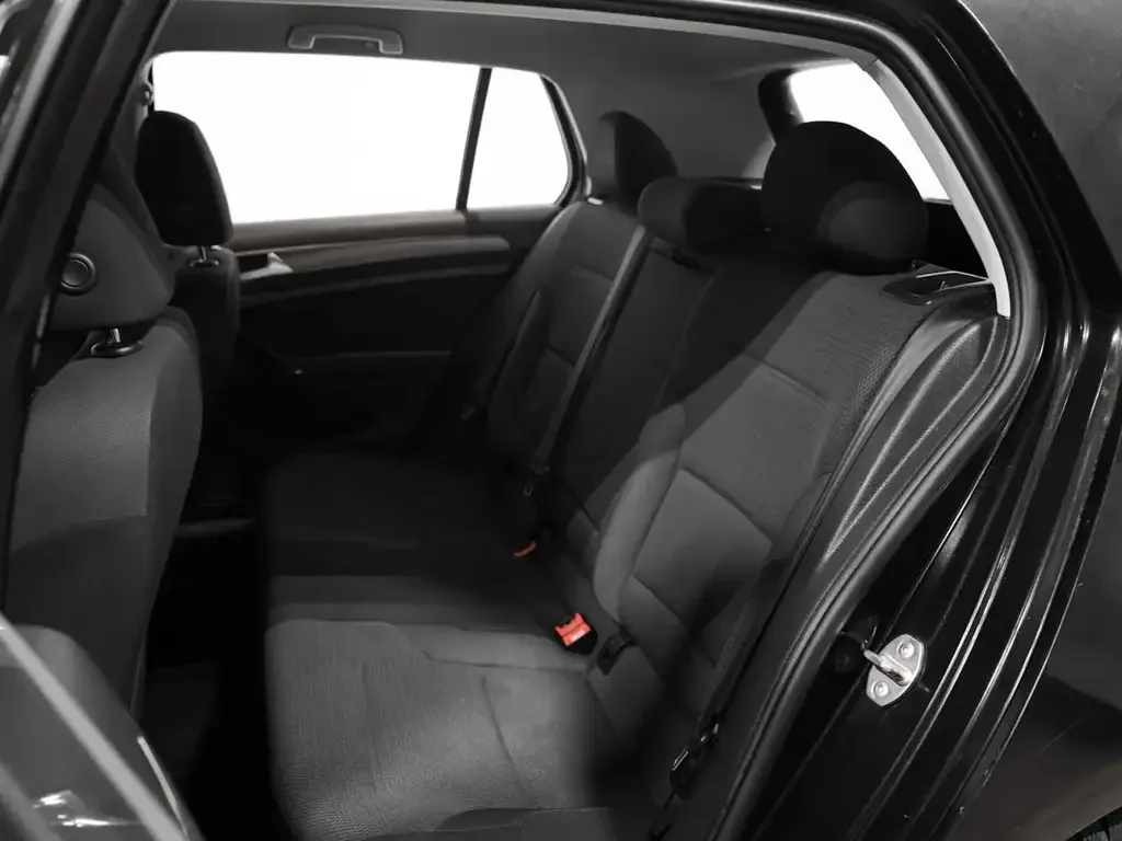 Volkswagen Golf снимка Volkswagen Golf