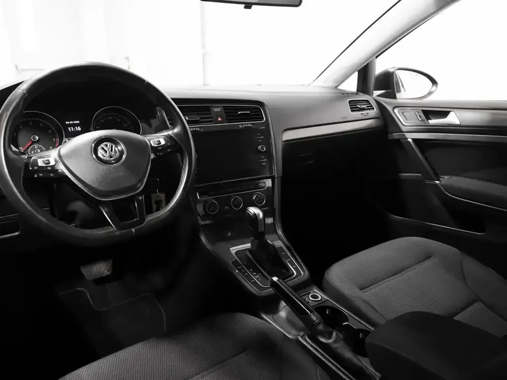Volkswagen Golf снимка Volkswagen Golf
