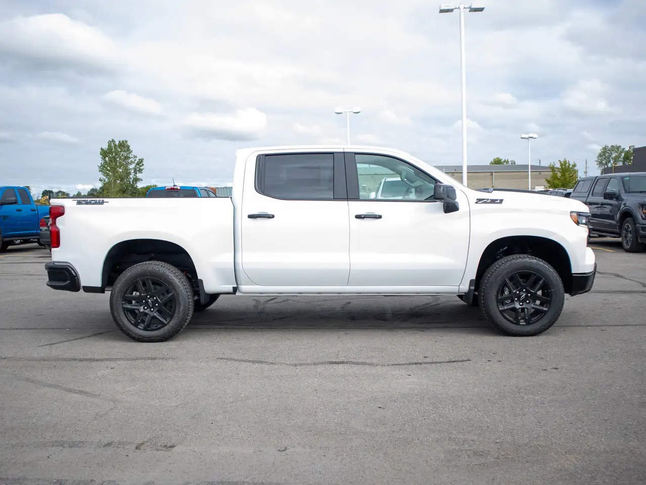 Chevrolet Silverado 1500 снимка Chevrolet Silverado 1500